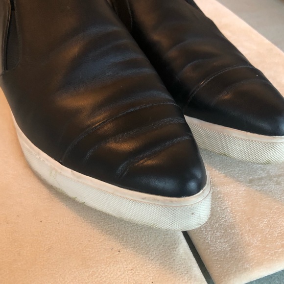 Vince Black Pointed Toe leather slip on - Picture 3 of 6